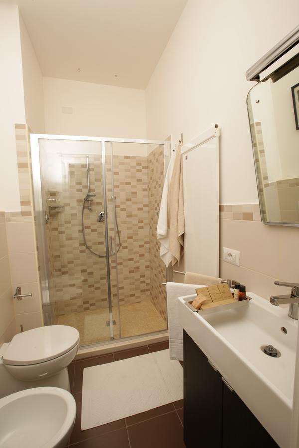 B&B Laurus Colosseo โรม ภายนอก รูปภาพ