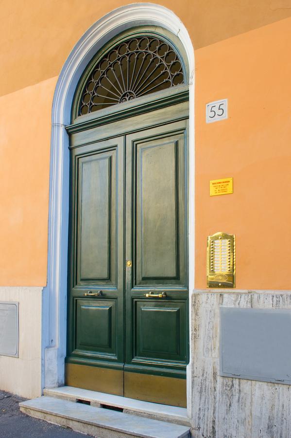 B&B Laurus Colosseo โรม ภายนอก รูปภาพ