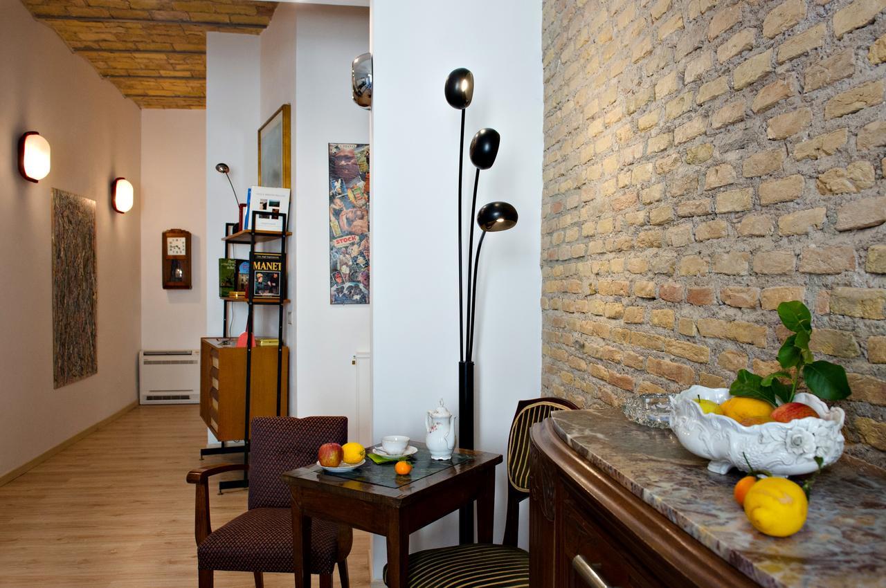 B&B Laurus Colosseo โรม ภายนอก รูปภาพ